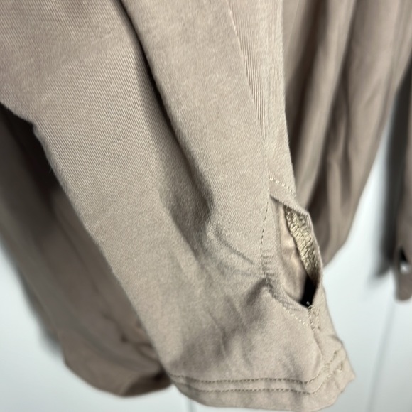 Tobi Taupe wrap hoodie NWT size small - Picture 4 of 7